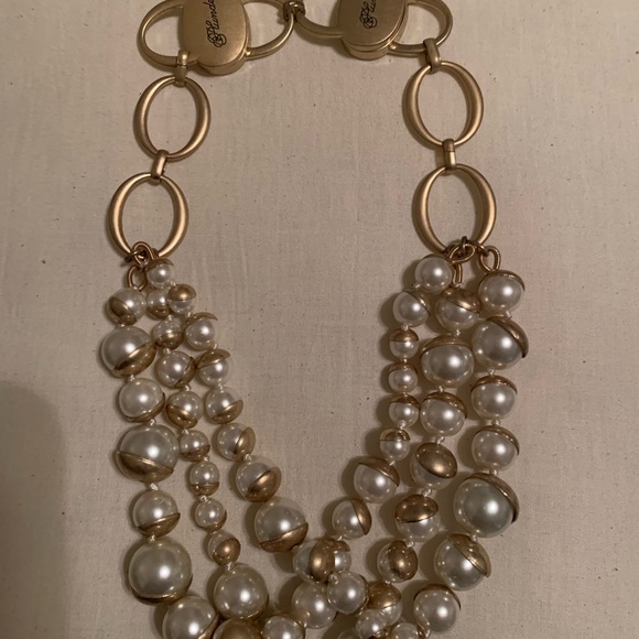 Plunder Pearl Necklace - Picture 3 of 3